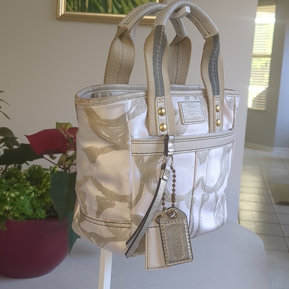 Coach Signature Logo Pubric & Leather Shoulder Bag/Purse - Picture 3 of 17